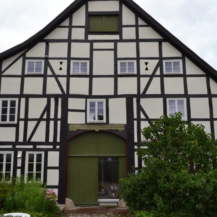 Fachwerkrenovierung mit Leinöl und Silikat Fassadenfarbe