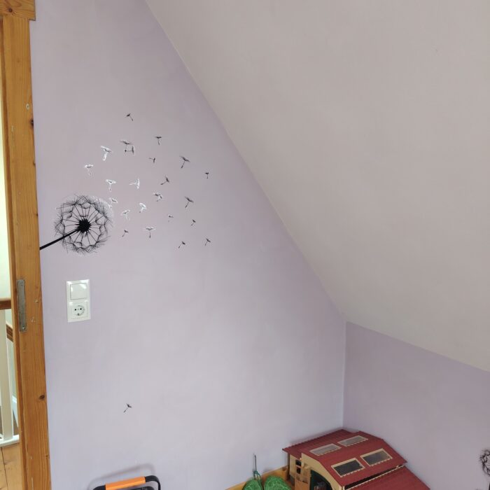 Farbiger Anstrich mit Kalkfarbe