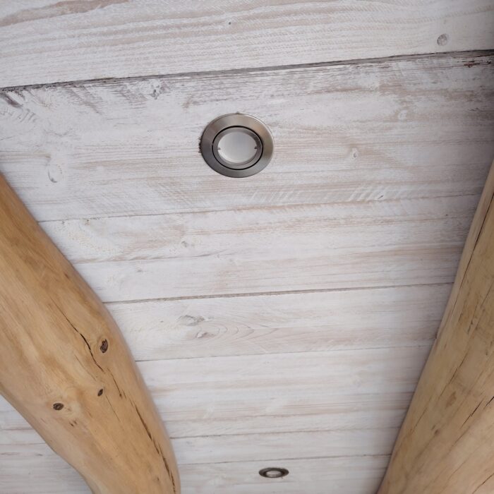 Holzöl und gekalkte Holzöberfläche