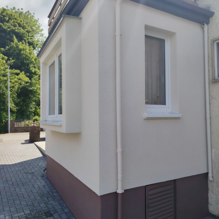 Renovierung mit Putz- und Anstricharbeiten (3)