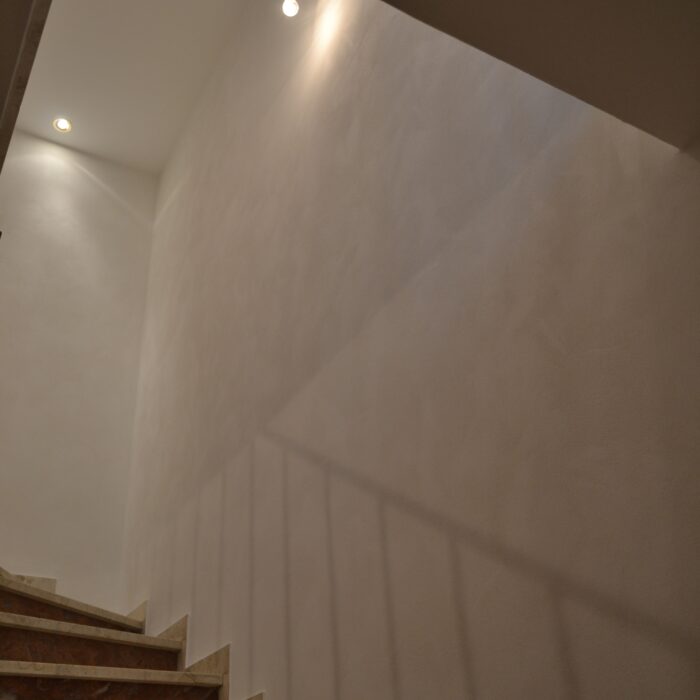 Treppenhaus mit Vliestapete